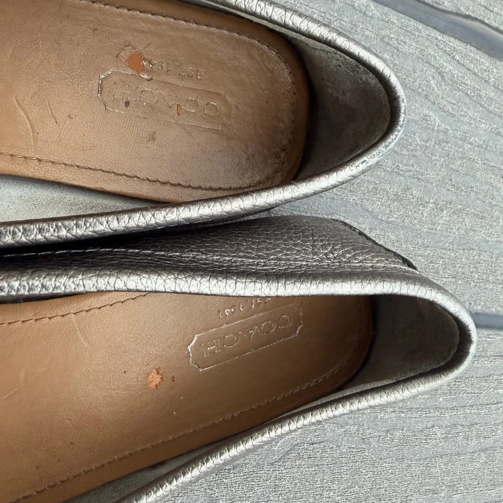 Coach Frederica Loafers – Metallic Gunmetal
Size 7.5 (EU 38) | Style #72000 - Picture 9 of 9